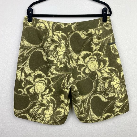 Patagonia Men's 36 Swim Trunks Shorts Green Brown Floral Tropical Vacation Beach - Picture 6 of 12